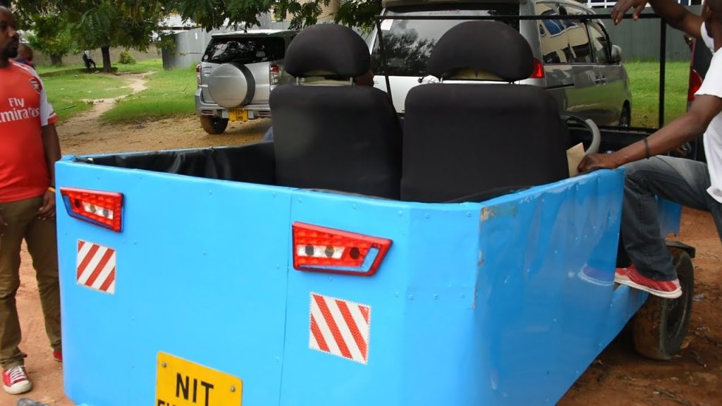 Kutana na Kijana wa Kitanzania Aliyebuni Gari la Kielektroniki
