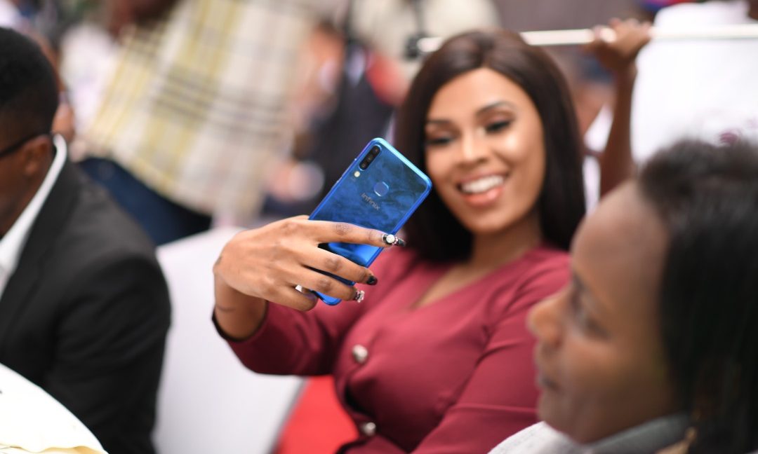 Infinix na Tigo Yaleta Mapinduzi ya Selfie na Infinx S4 Yenye MP 32 Infinix na Tigo Yaleta Mapinduzi ya Selfie na Infinx S4 Yenye MP 32